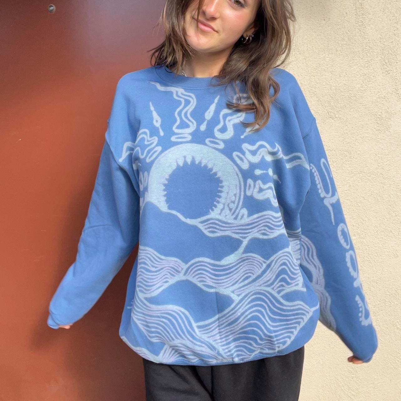 Psychedelic waves and sunset crewneck