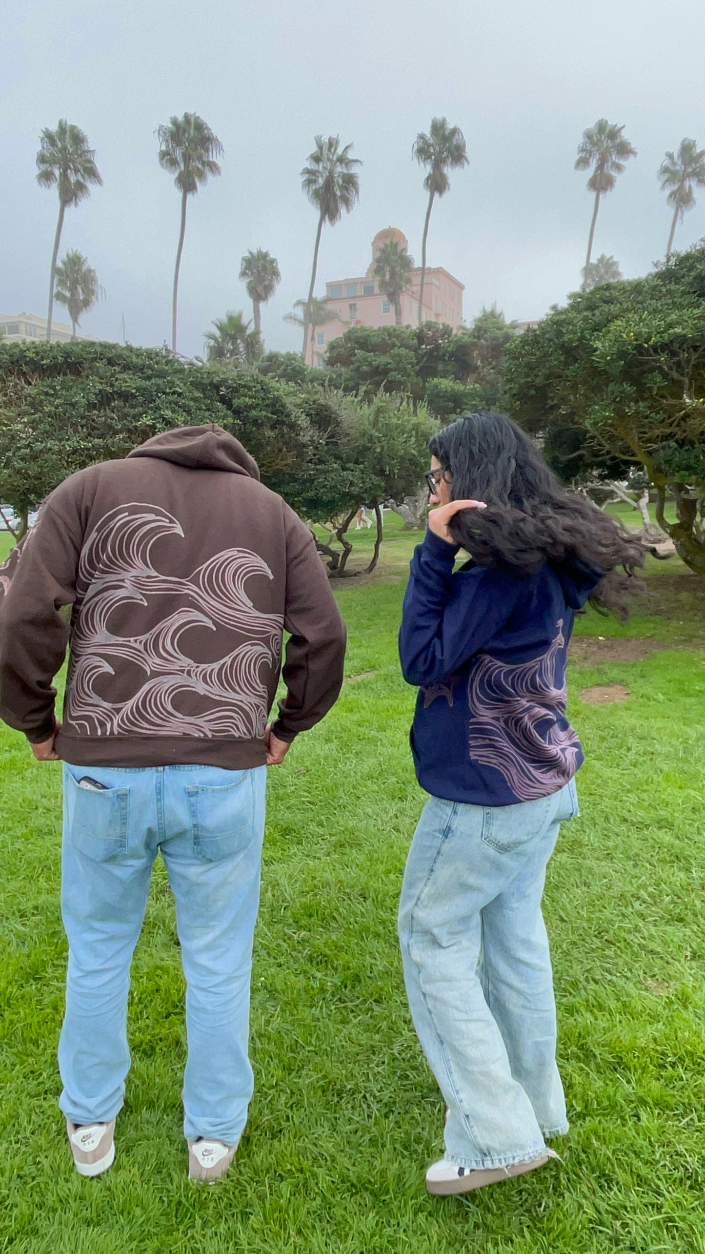 .“Surf” hoodie