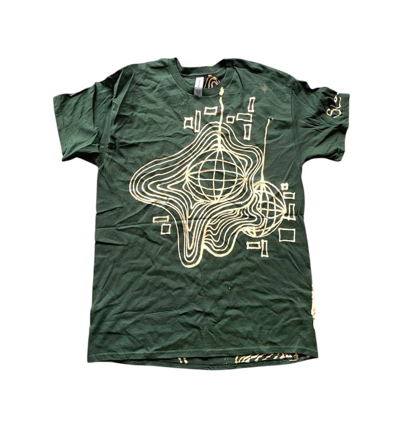 Abstract faces graphic grunge tee