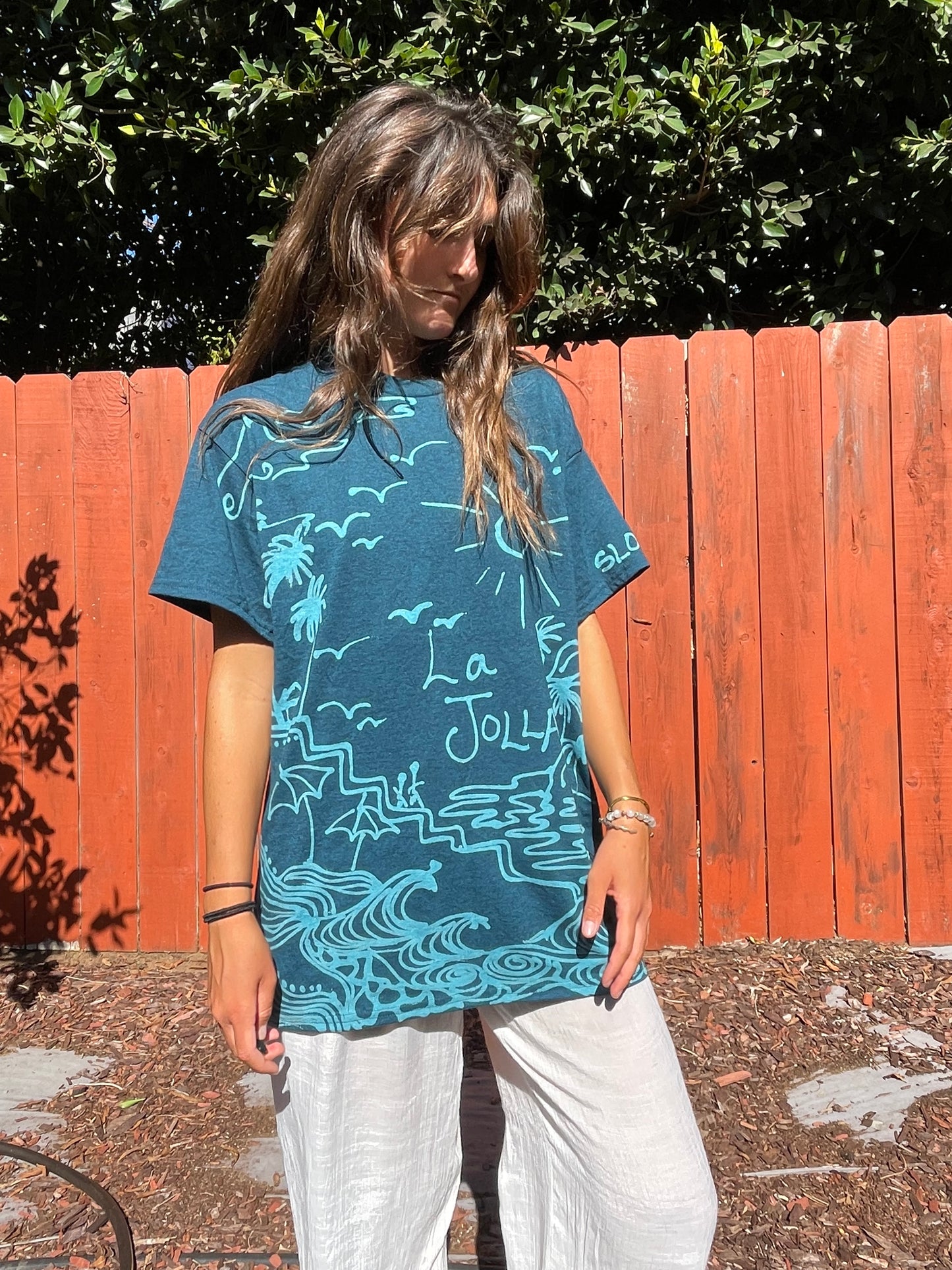Ocean cliff skyline tee