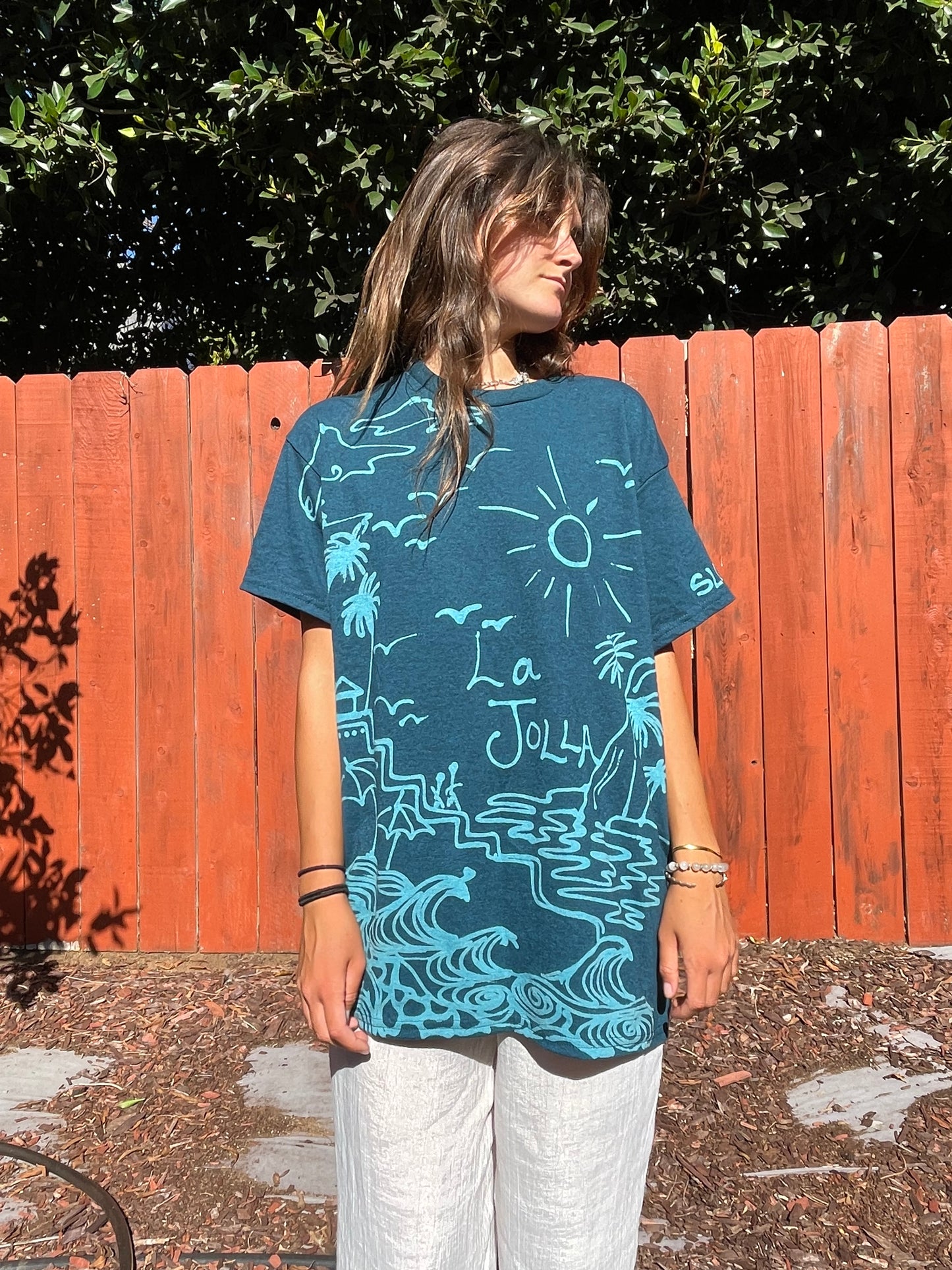 Ocean cliff skyline tee