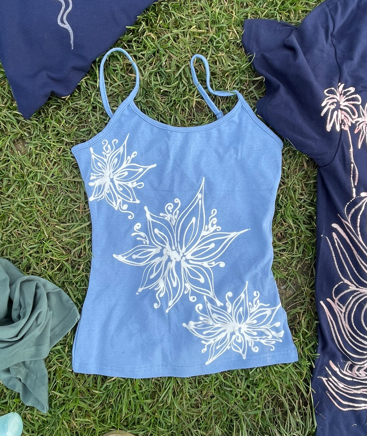 .Pointed flower tank