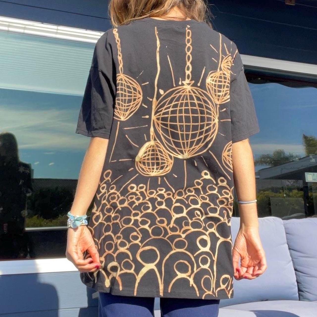 Disco dancing tee
