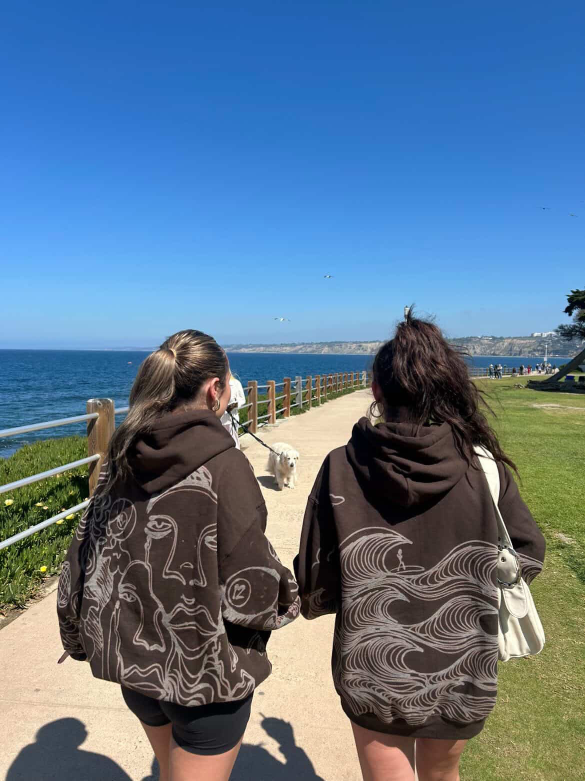 .“Surf” hoodie