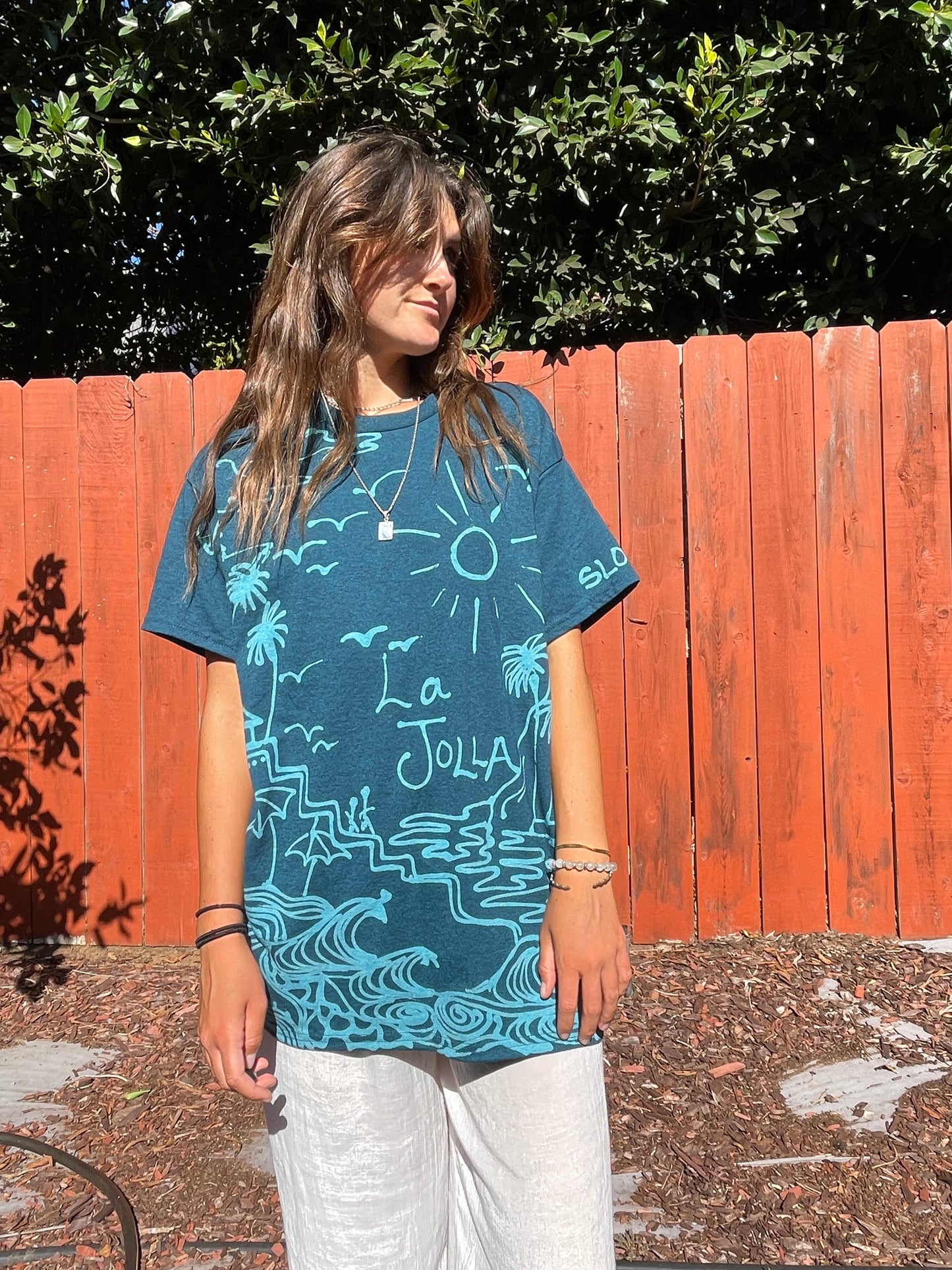 Ocean cliff skyline tee