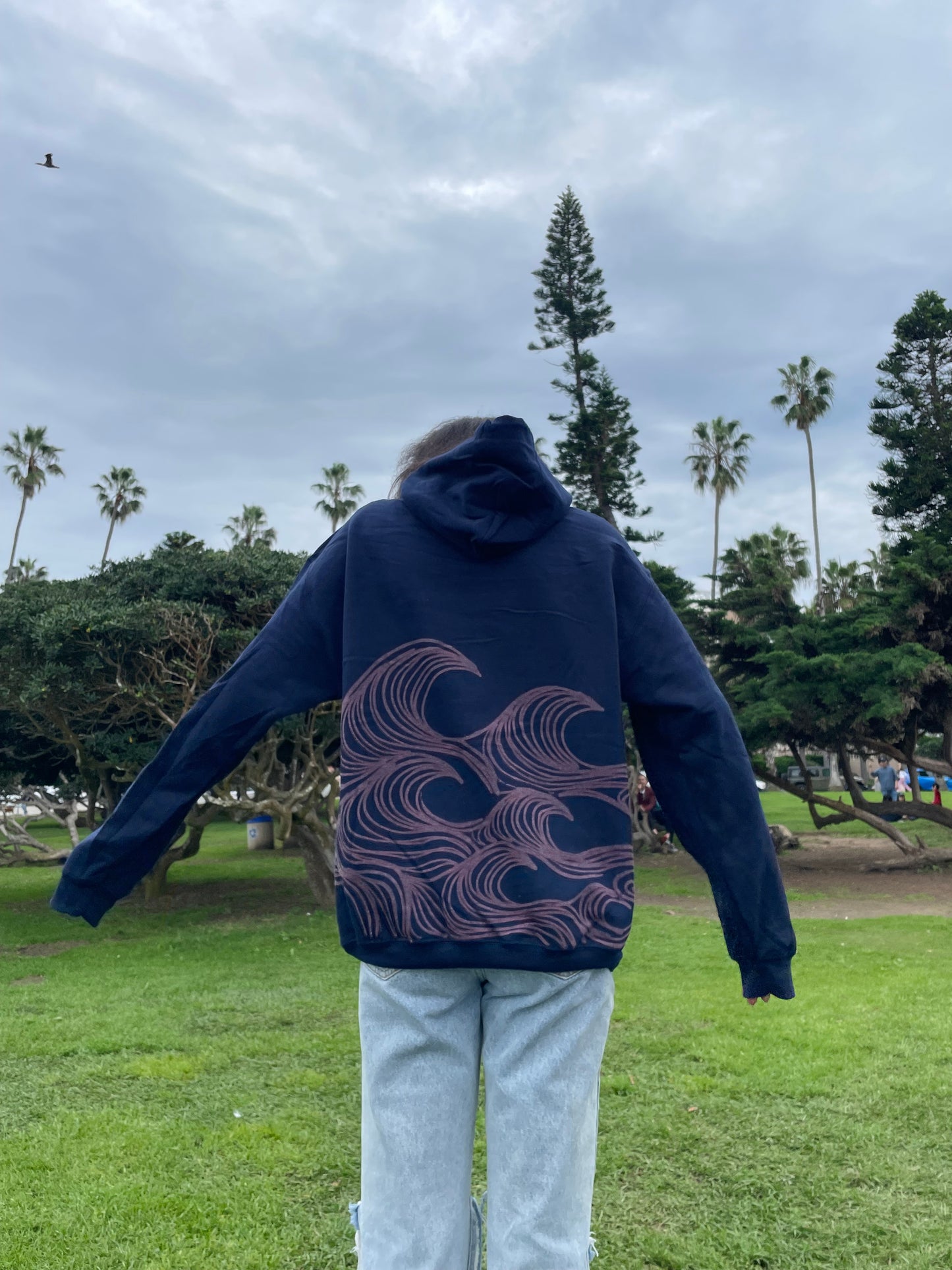 .“Surf” hoodie