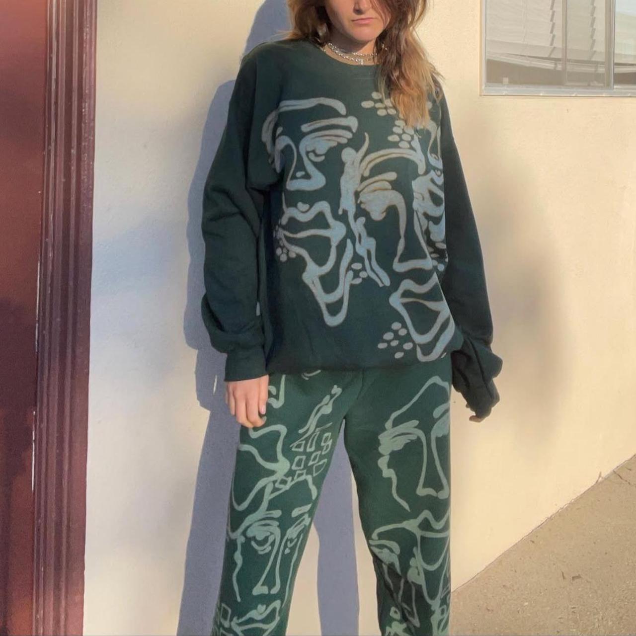 Graffiti faces  crewneck/ sweatsuit set