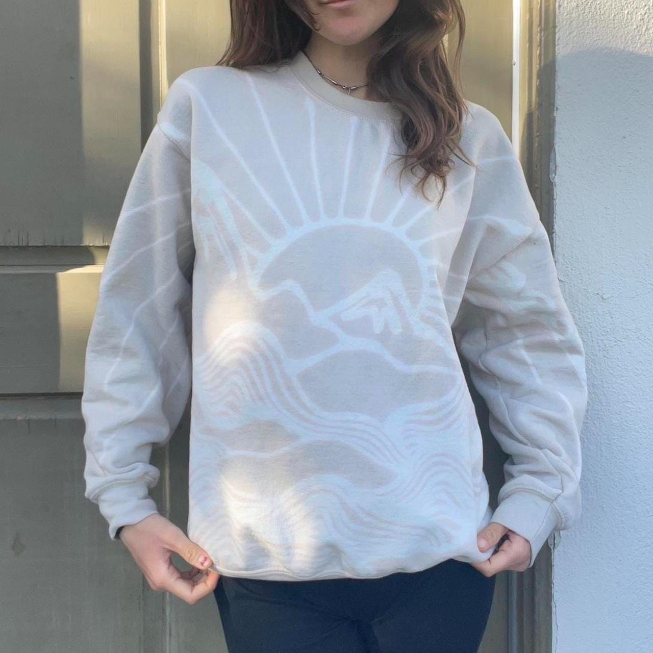 Psychedelic waves and sunset crewneck
