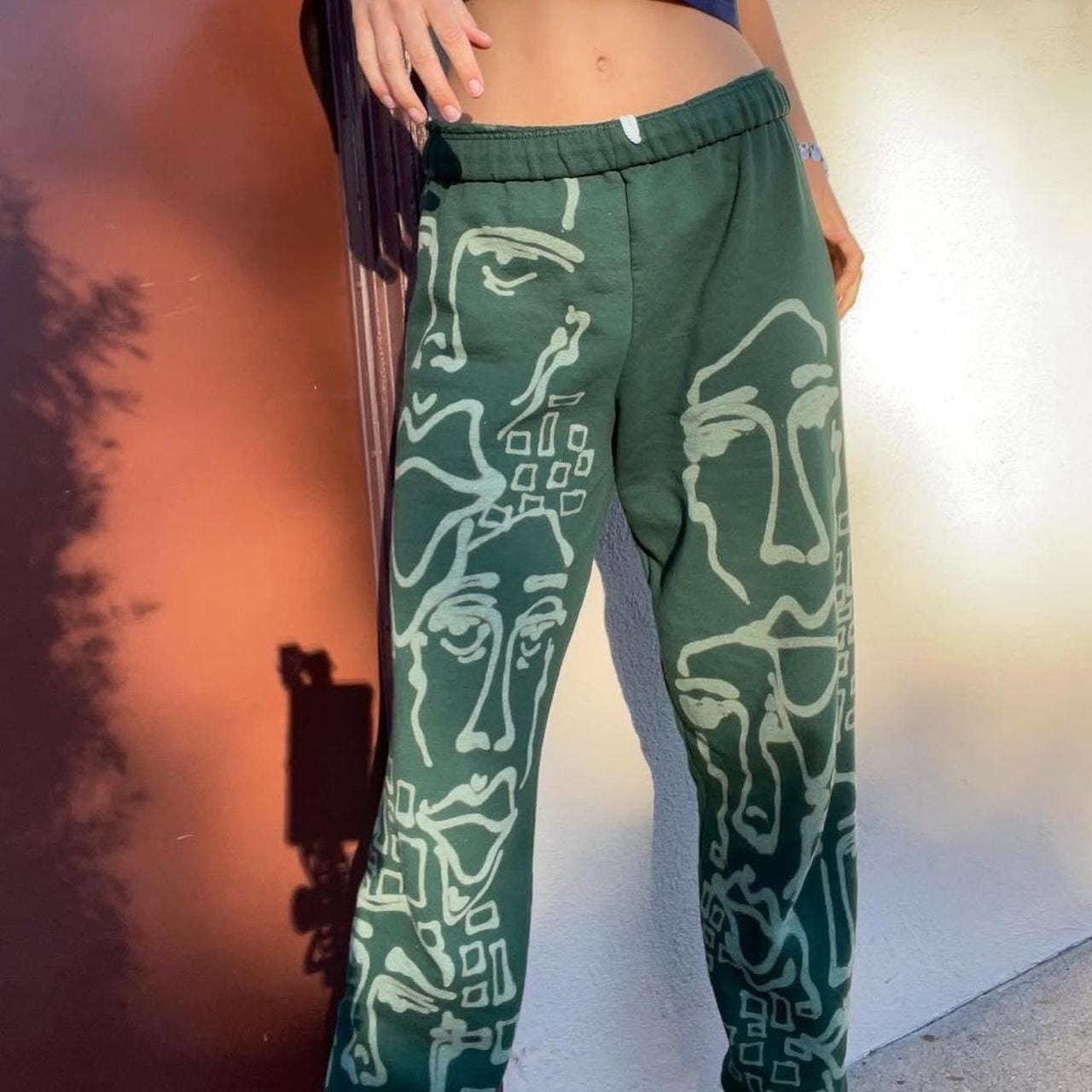 Graffiti faces  crewneck/ sweatsuit set